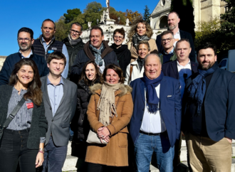 Bras Droit Des Dirigeants propose des cadres de haut niveau à temps partagé.