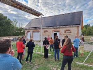 Panneaux solaires du domaine du Glandier à Villeherviers, visite des adhérents du GIR